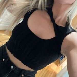 Hera Collection Black Sleeveless Crop Tank Top